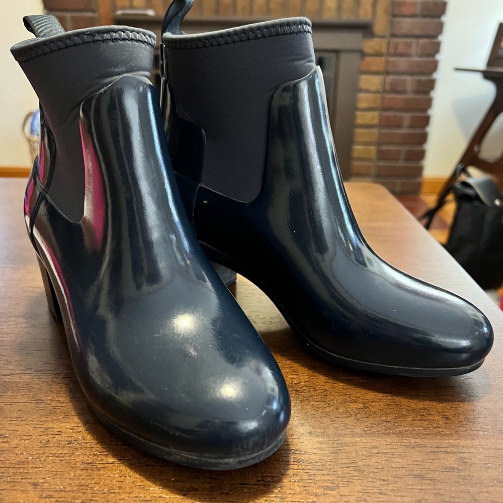 Hunter Glossy Ankle Boot Chunky Heel